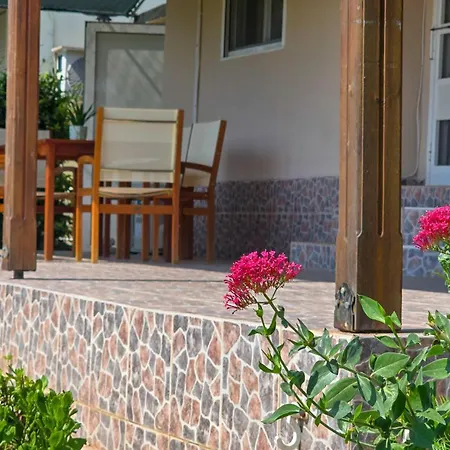 Casa de Férias Potidaia The Garden Oasis Summer House Nea Poteidaia