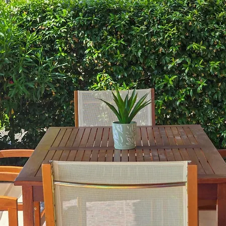 Dom wakacyjny Potidaia The Garden Oasis Summer House