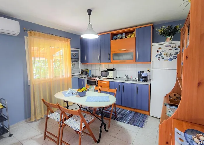 Σπίτι διακοπών Potidaia The Garden Oasis Summer House
